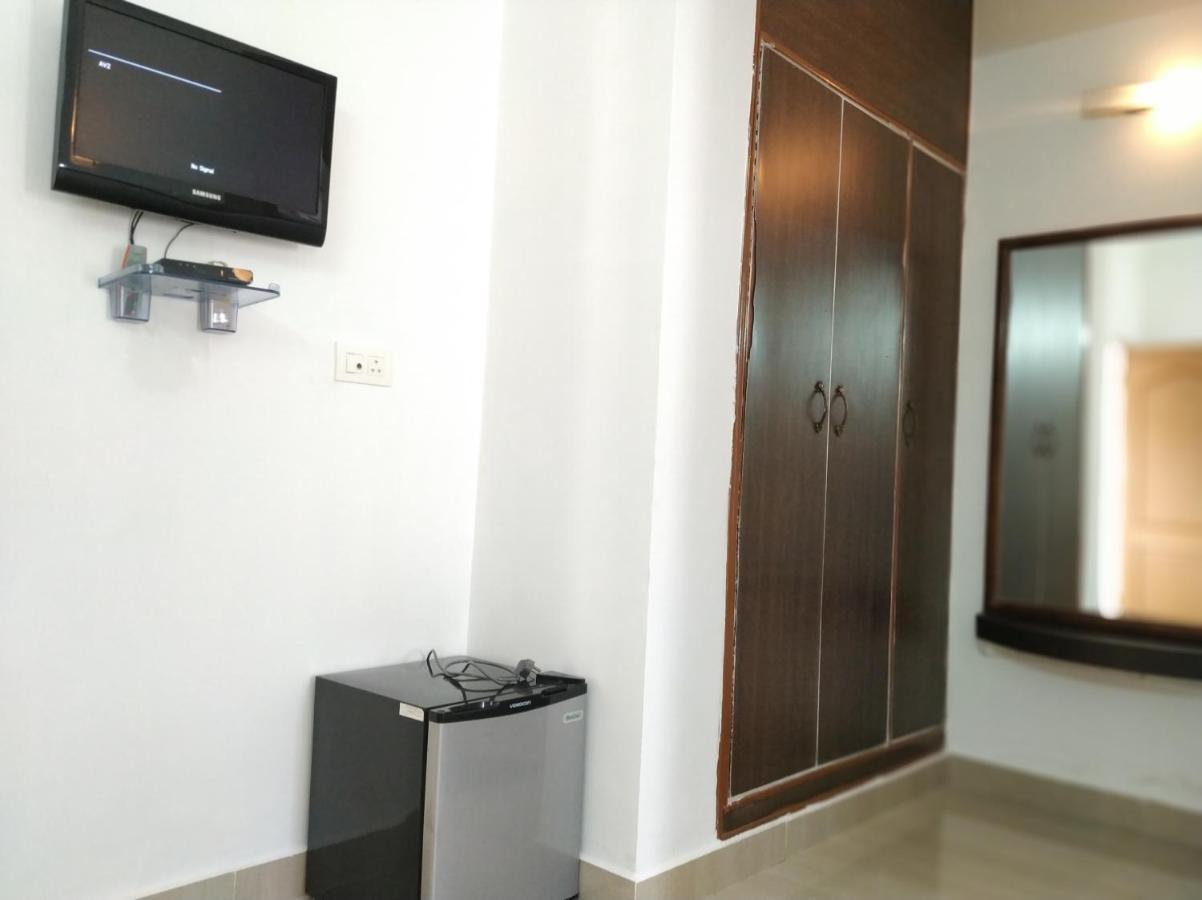 Aum Hotel Puttaparthi Eksteriør billede