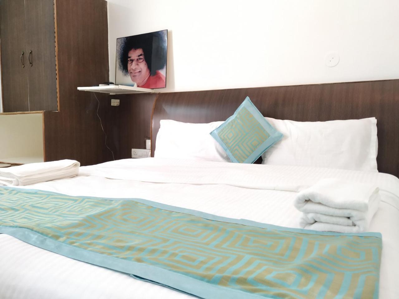 Aum Hotel Puttaparthi Eksteriør billede