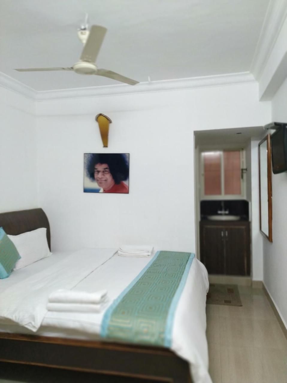 Aum Hotel Puttaparthi Eksteriør billede