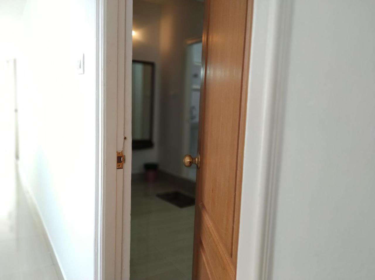 Aum Hotel Puttaparthi Eksteriør billede